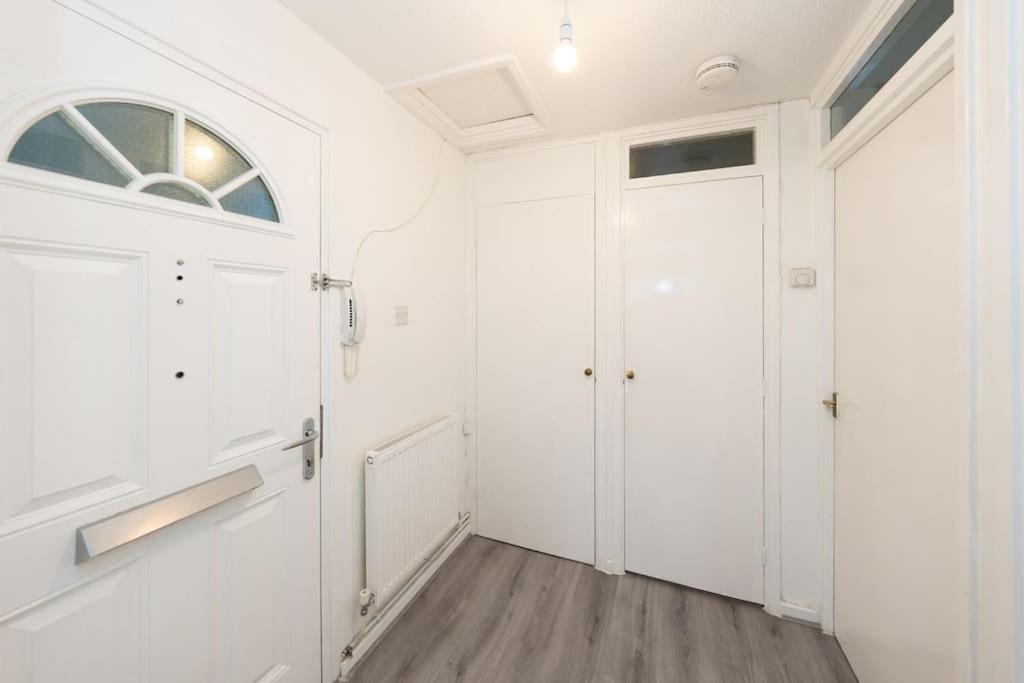 Apartment Idyllic Stylish With Fast Speed Broadband & Free Parking London