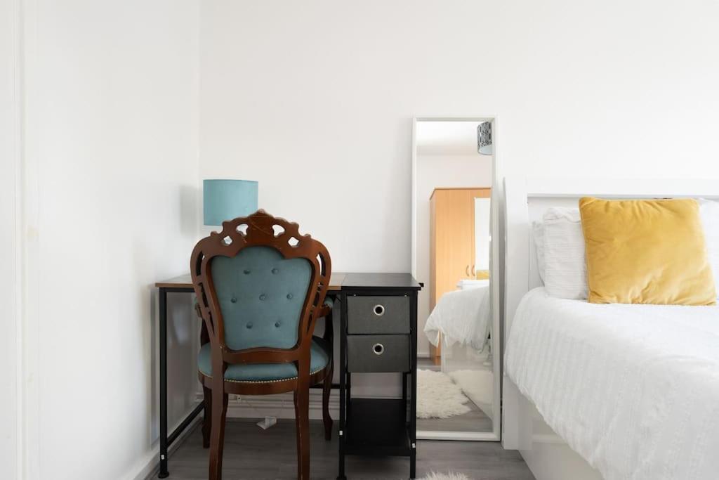 Apartment Idyllic Stylish With Fast Speed Broadband & Free Parking *