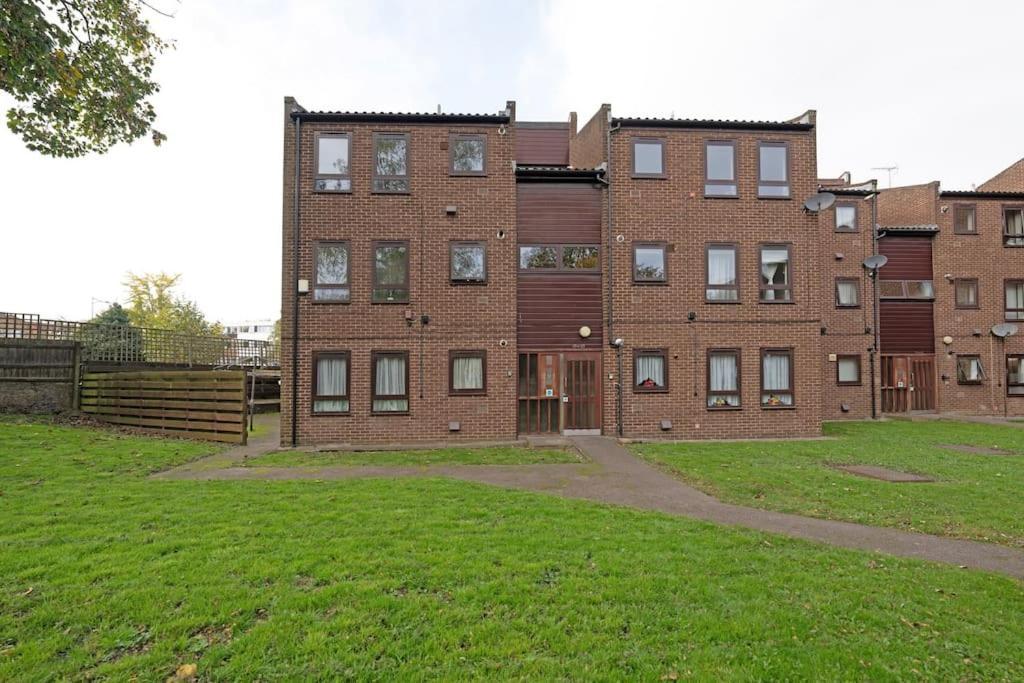Apartment Idyllic Stylish With Fast Speed Broadband & Free Parking London