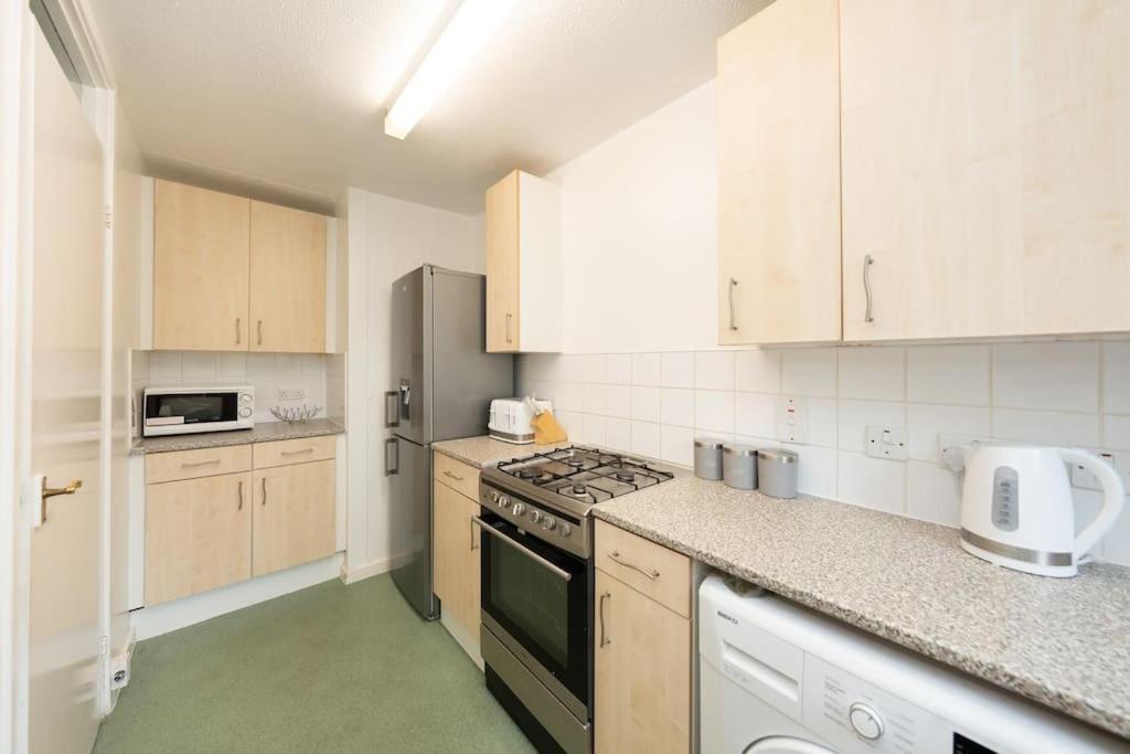 Apartment Idyllic Stylish With Fast Speed Broadband & Free Parking London
